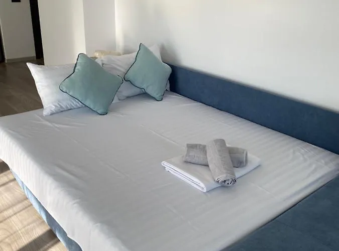 Seafront - Casa Del Mar Mamaja