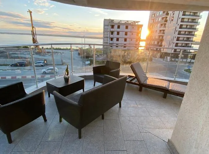 Seafront - Casa Del Mar Apartament