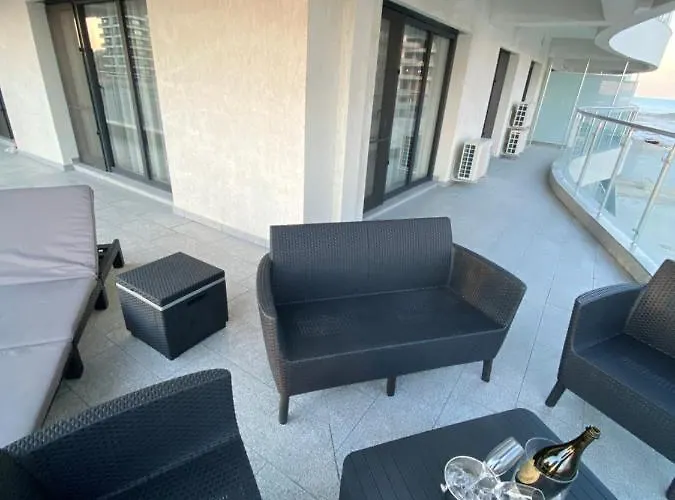 Seafront - Casa Del Mar *