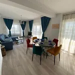Seafront - Casa Del Mar