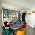 Seafront - Casa Del Mar Apartment *