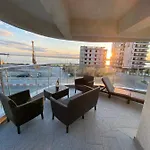 Apartment Seafront - Casa Del Mar *
