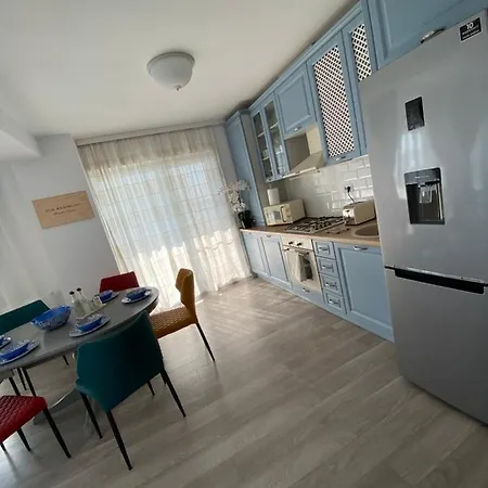 Seafront - Casa Del Mar Apartment