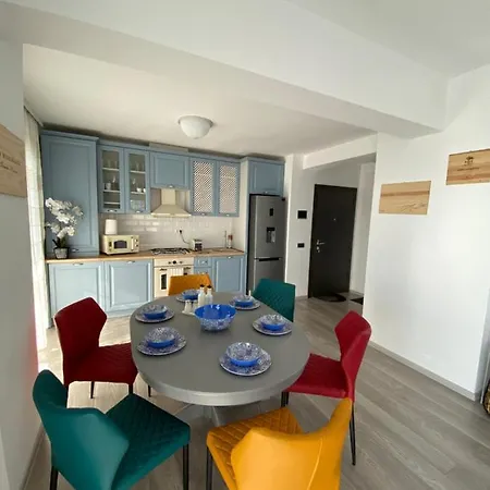 Seafront - Casa Del Mar Apartment *