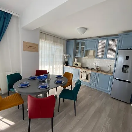 Seafront - Casa Del Mar Apartment