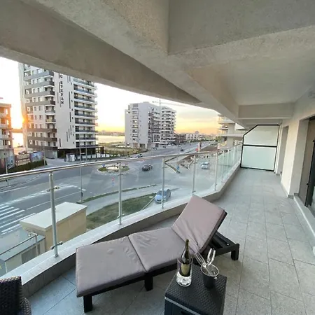 Apartment Seafront - Casa Del Mar *