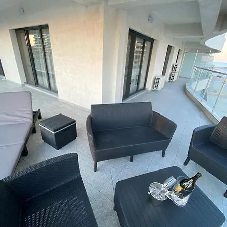 Seafront - Casa Del Mar *