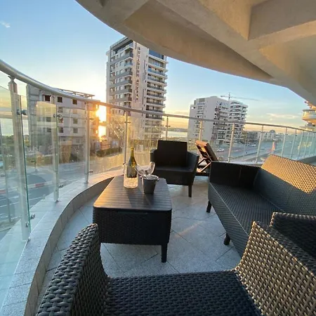 Apartment Seafront - Casa Del Mar *