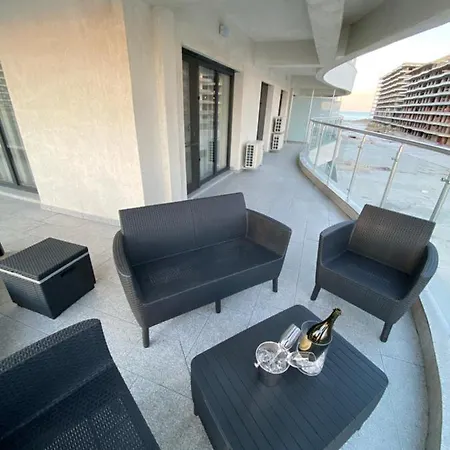 Apartment Seafront - Casa Del Mar *